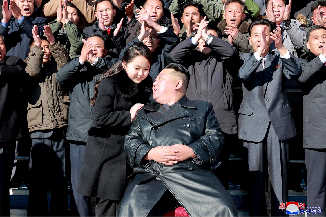 "Definiția a ceea ce este considerat atrăgător și plăcut diferă mult de ceea ce observăm în vest. Când îl vedem pe Kim Jong Un, când îl vedem
