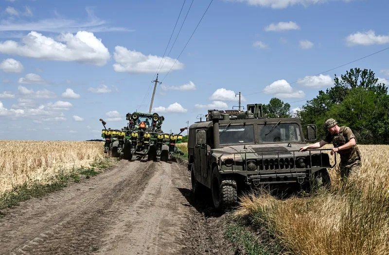 Armata SUA semnează un nou contract pentru blindate HMMWV